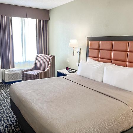 Quality Inn Airport - Cruise Port Тампа Екстериор снимка