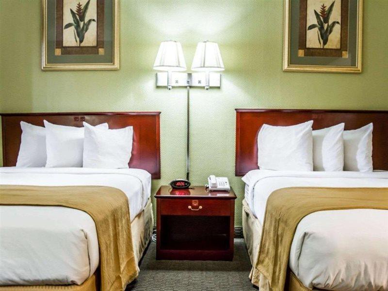 Quality Inn Airport - Cruise Port Тампа Екстериор снимка