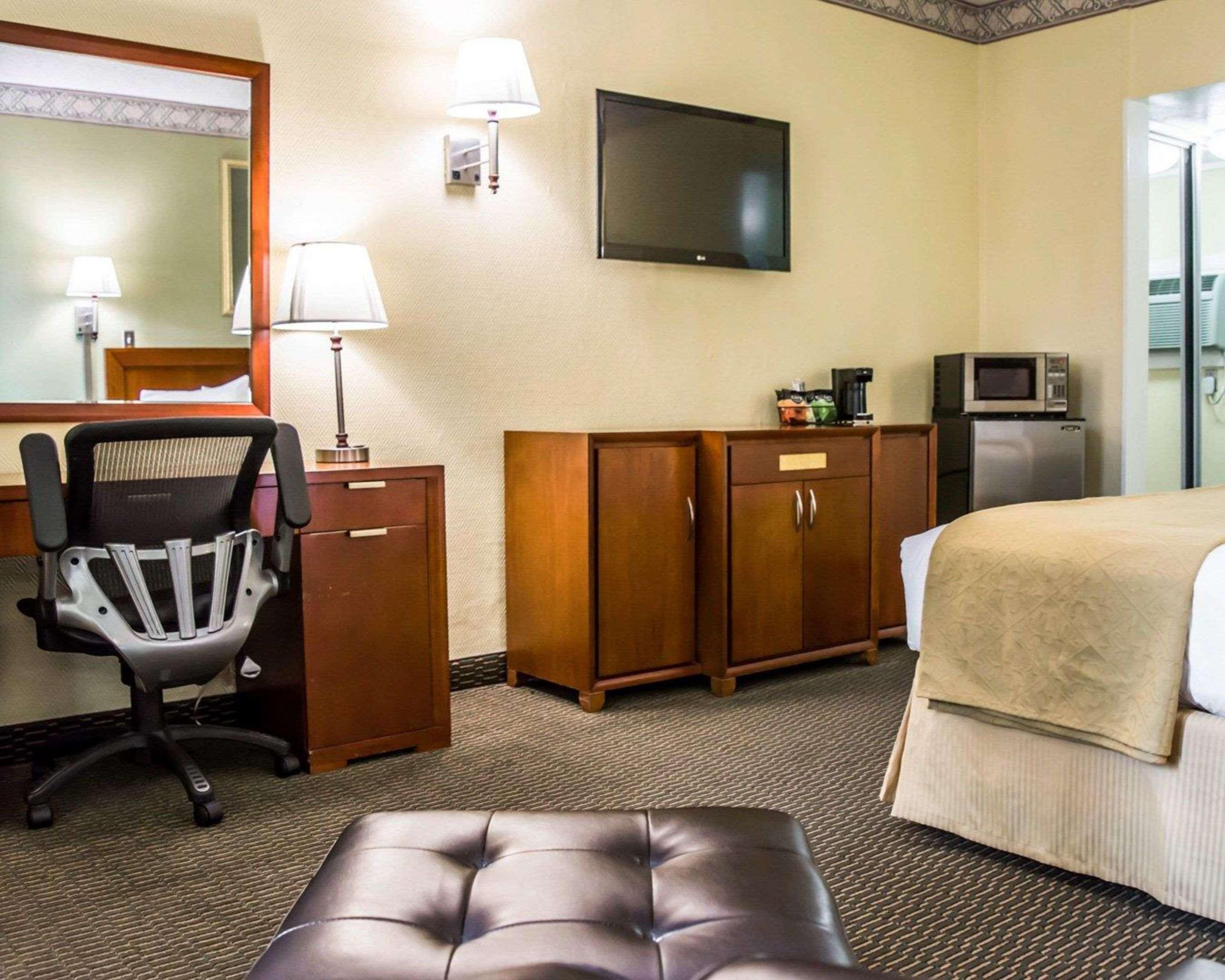 Quality Inn Airport - Cruise Port Тампа Екстериор снимка