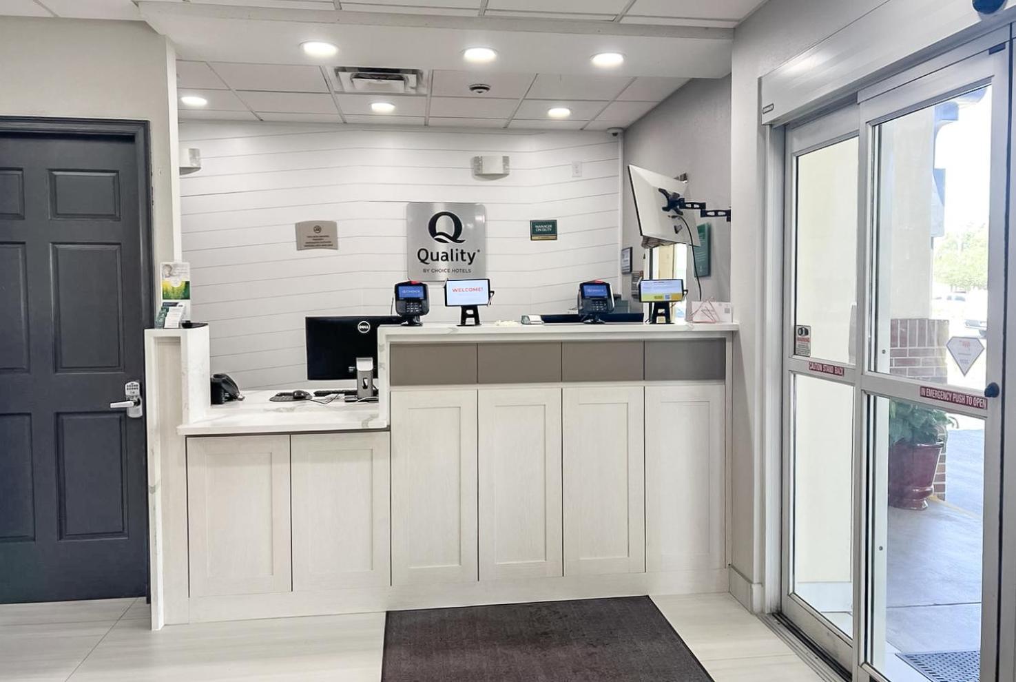 Quality Inn Airport - Cruise Port Тампа Екстериор снимка