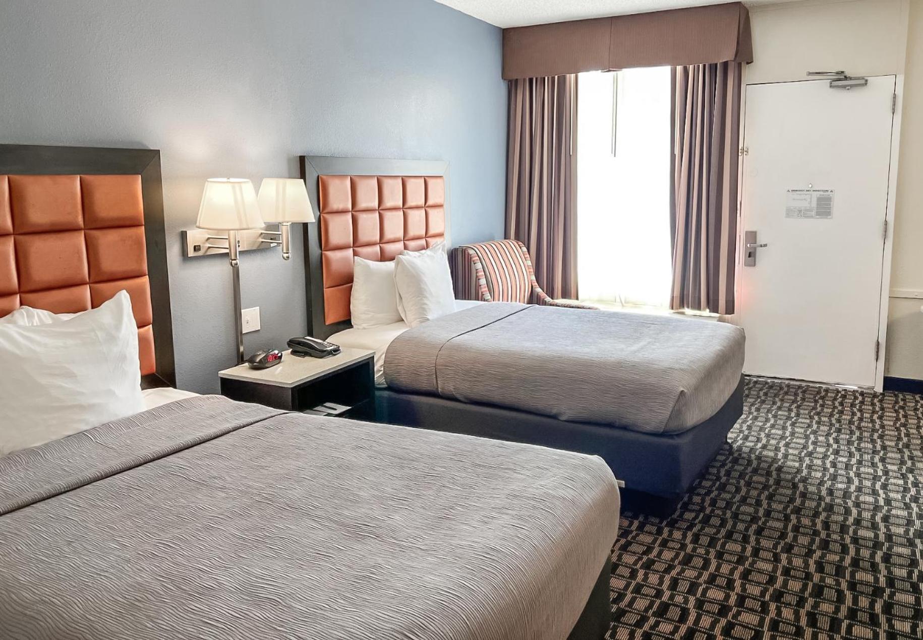 Quality Inn Airport - Cruise Port Тампа Екстериор снимка