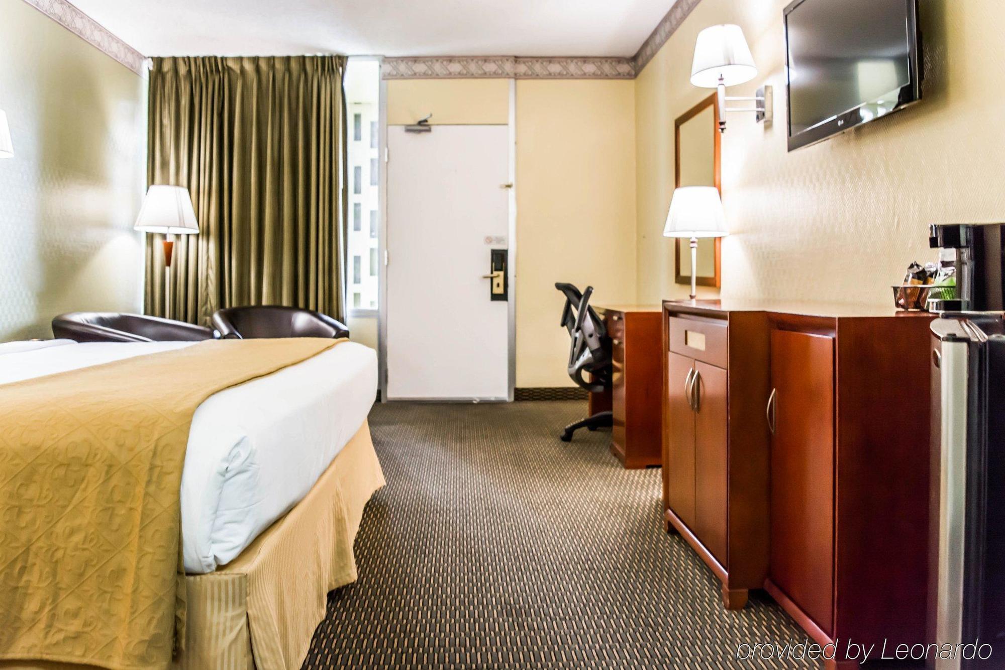 Quality Inn Airport - Cruise Port Тампа Екстериор снимка