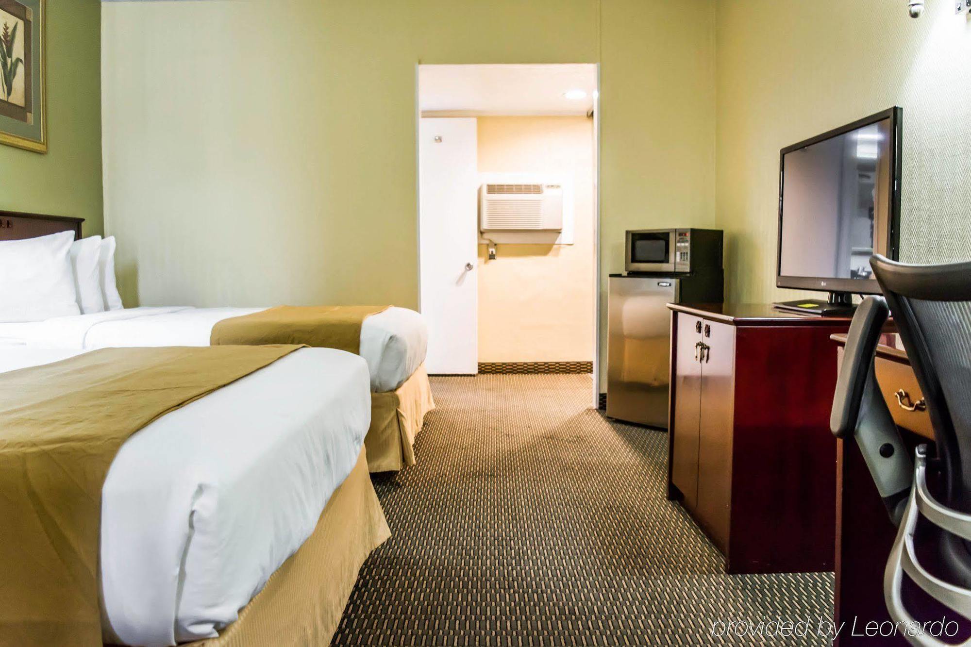 Quality Inn Airport - Cruise Port Тампа Екстериор снимка