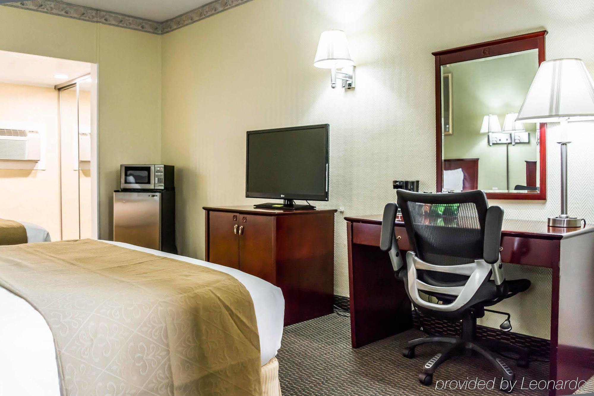 Quality Inn Airport - Cruise Port Тампа Екстериор снимка